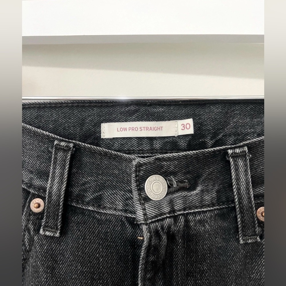 Levi's Low Pro Straight Leg Jeans Women's 30 Black Faded Jeans - Picture 13 of 14